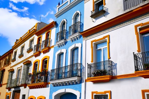 Fachada de una vivienda de Triana, en Sevilla